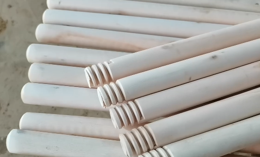High-Quality Eucalyptus Wood Broom Handles: Redefining Cleaning Efficiency