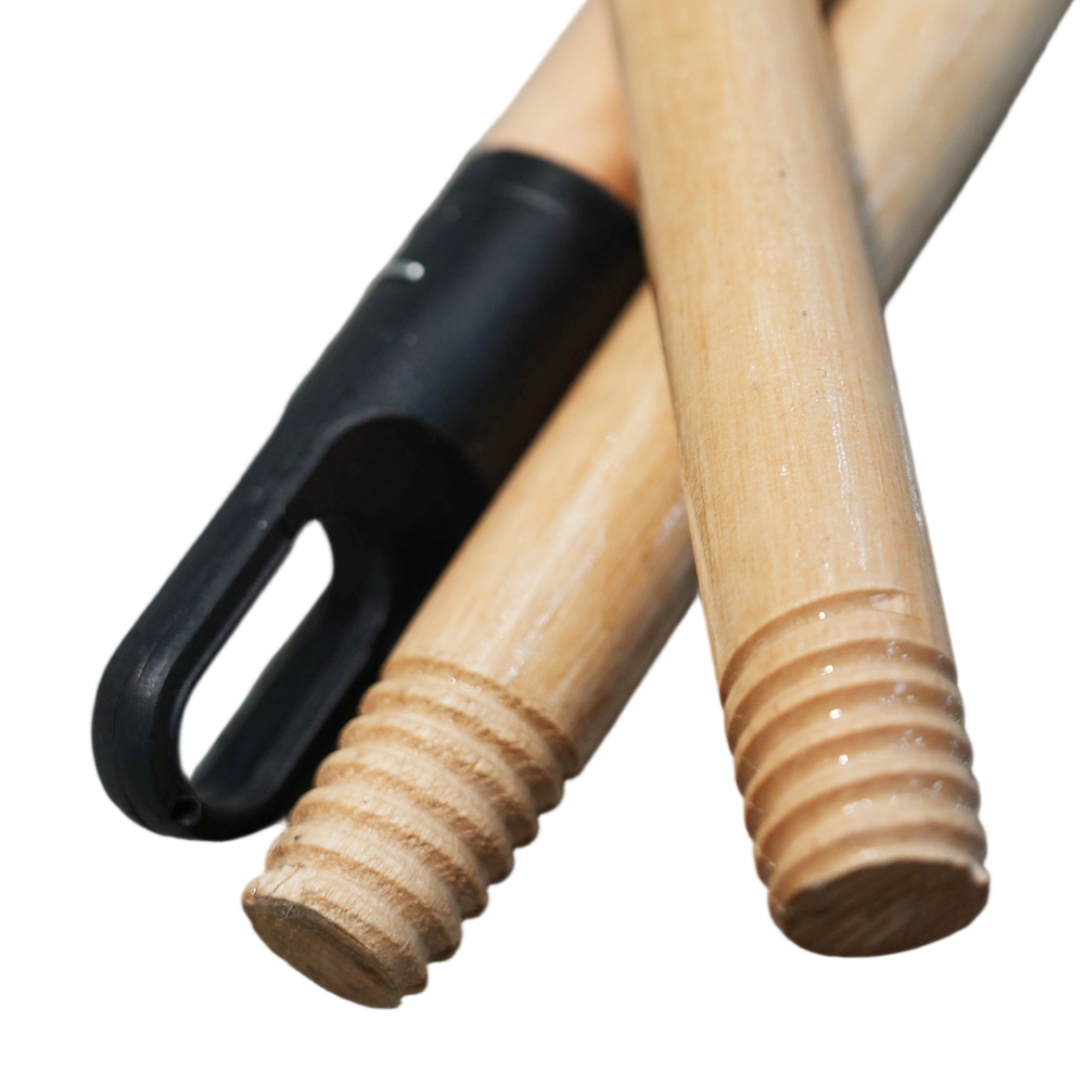 130cm Wooden Broom Stick Surface Painted with Varnish Wooden Handle with Plastic Hanger